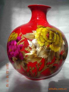 匠心獨運 麥稈花紋陶瓷花瓶，唐山陶器的藝術新章